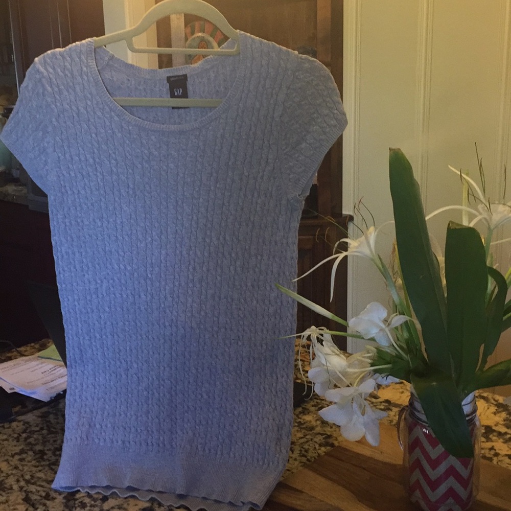 Gap sweater